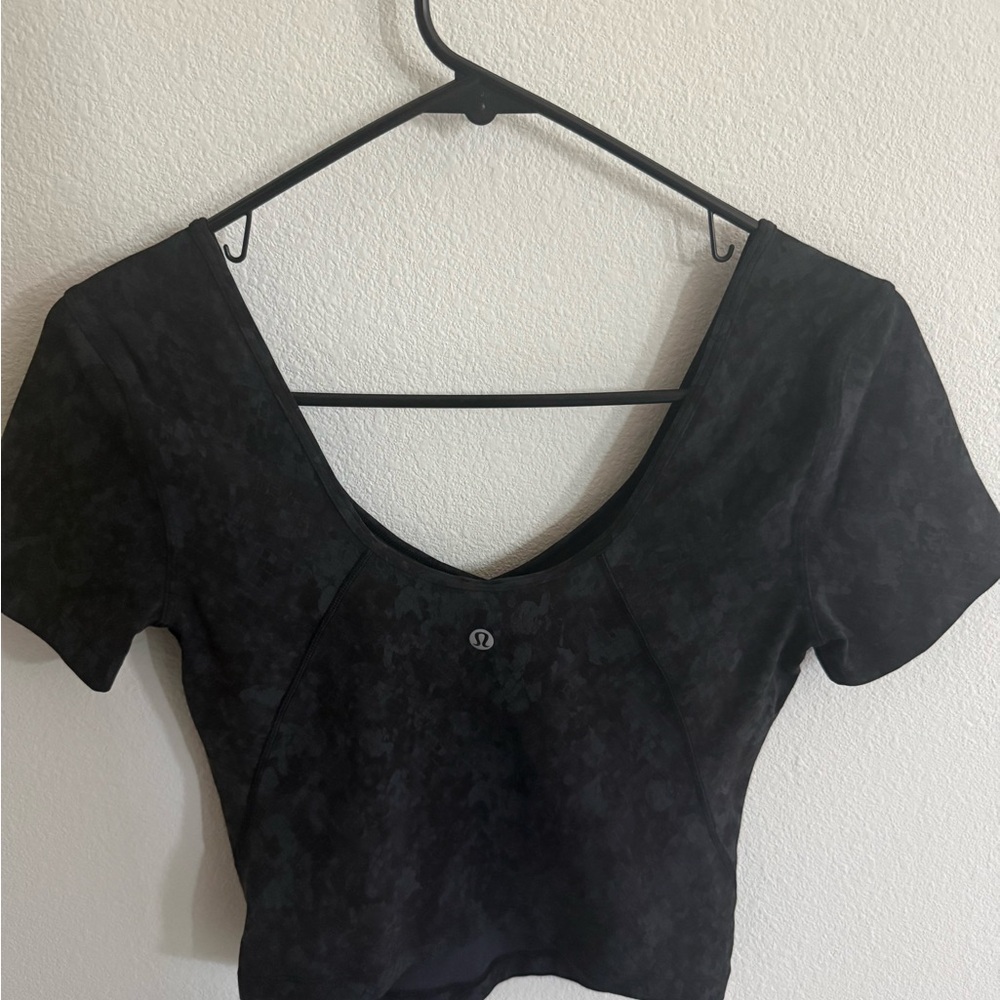 Lululemon Short Sleeve Scoop-Neck Crop Top